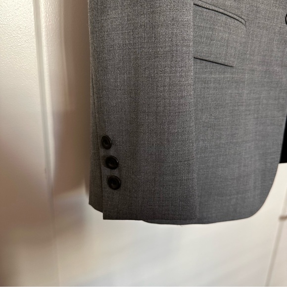 Tahari Grey Blazer - Picture 6 of 11